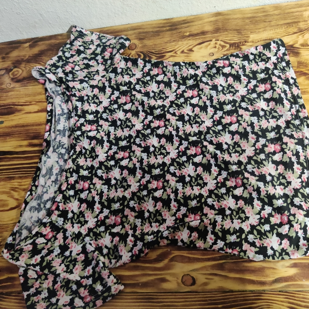 Clothes - Picture 10 of 16